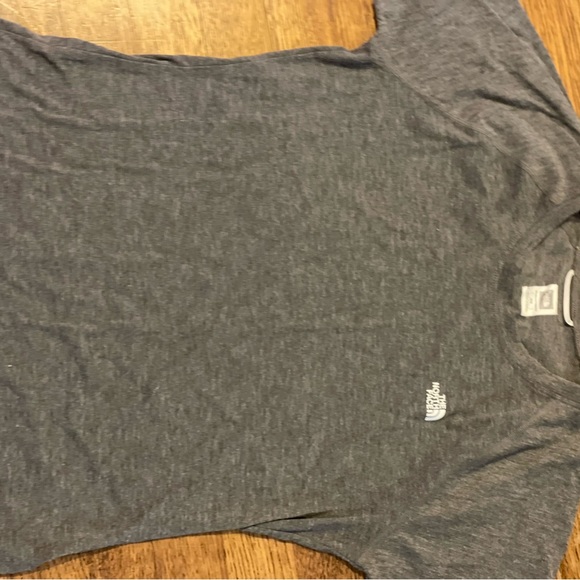 North Face fitted athletic top, size M - Picture 3 of 3